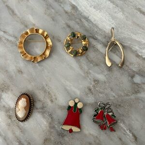 Goldtone and Green Vintage Brooch Set